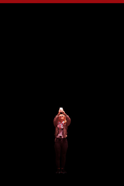 %_tempFileNamewoman-RaisedPhone_MG_5803-1000px%