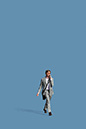 %_tempFileNamestridingMan-cellPhone-shadow_0602-web%
